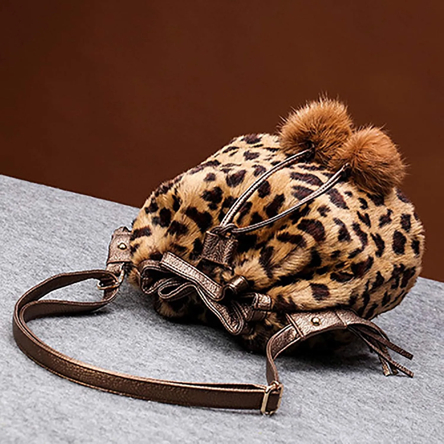 QZUnique Plush Bucket Handbag Faux Fur Drawstring Fluffy Crossbody Bag Handle Shoulder Tote Bag