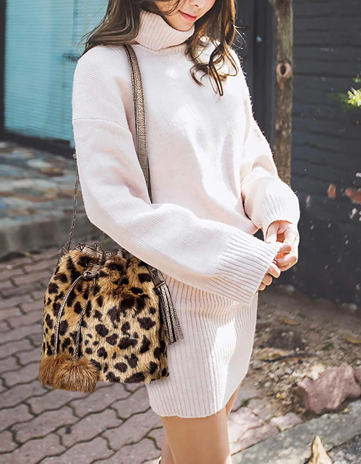 QZUnique Plush Bucket Handbag Faux Fur Drawstring Fluffy Crossbody Bag Handle Shoulder Tote Bag