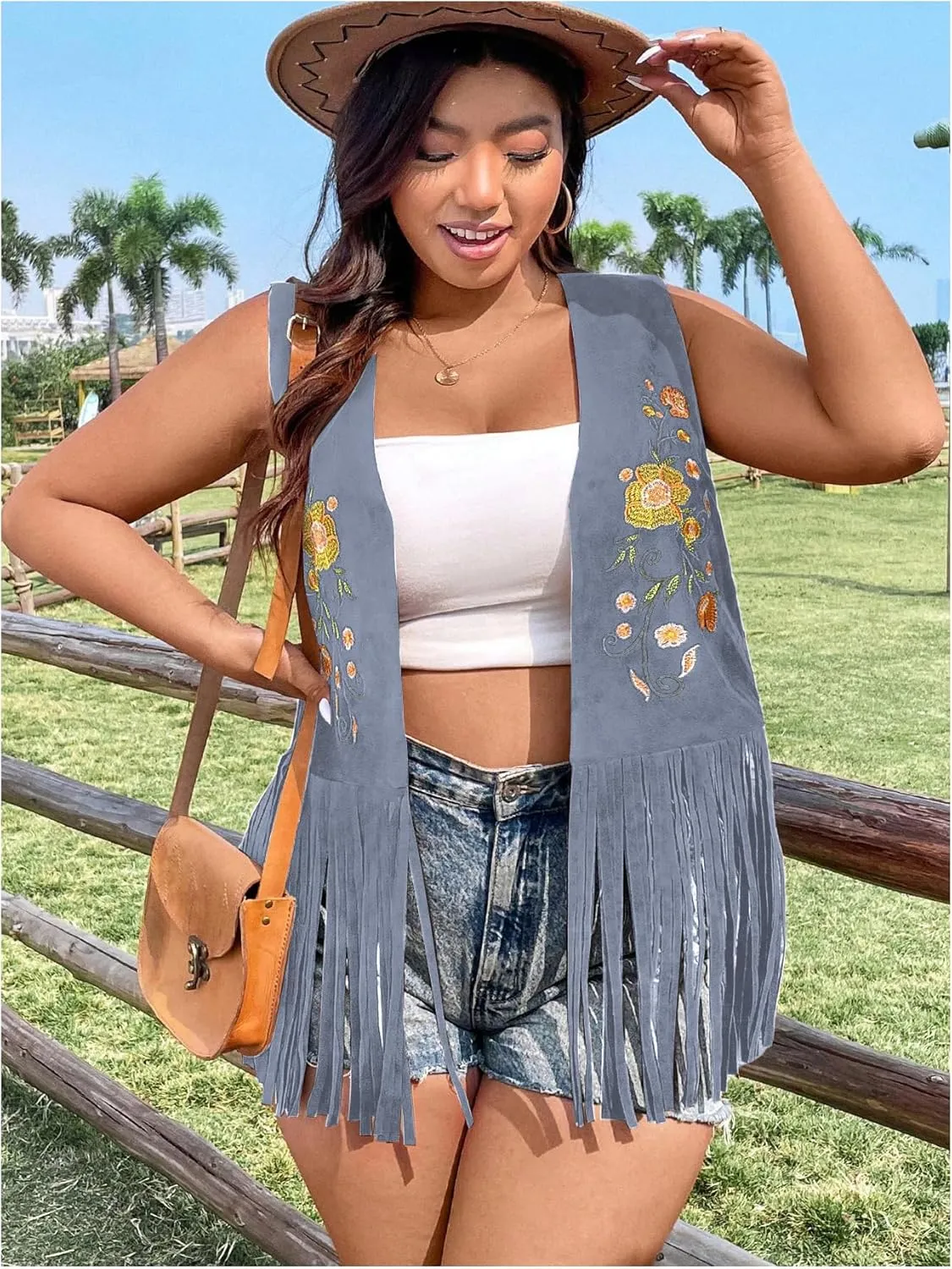 Verdusa Women's Plus Size Fringe Floral Embroidery Sleeveless Vest Cardigan Tassel Jacket