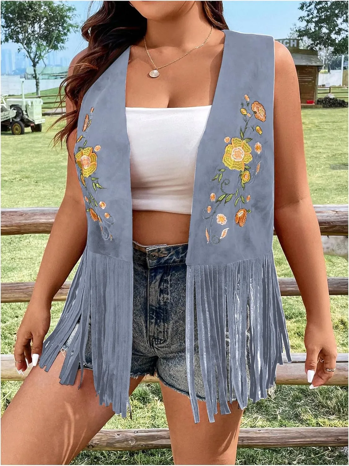 Verdusa Women's Plus Size Fringe Floral Embroidery Sleeveless Vest Cardigan Tassel Jacket