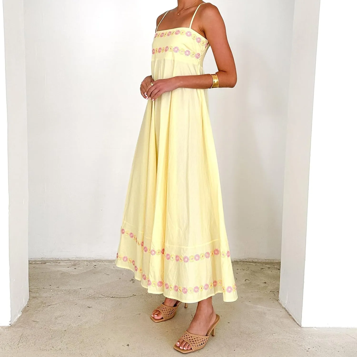 Women Boho Floral Sleeveless Smocked Maxi Dress Square Neck Spaghetti Strap Flowy Swing A Line Sundress